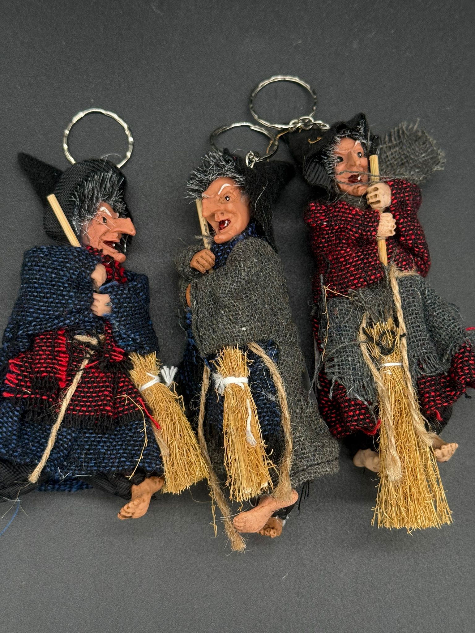 Llavero Brujita - Colores Aleatorios (Mod 1) - Imagen 2