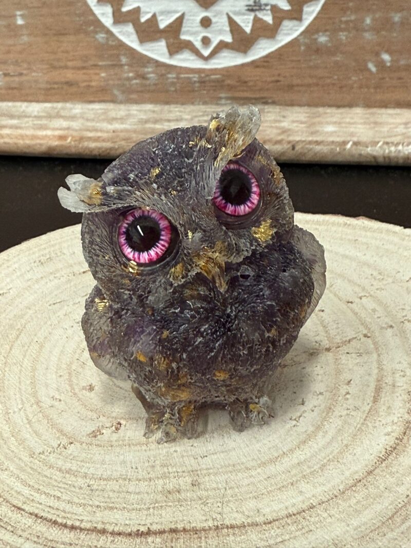 Búho de Orgonita Amatista y Dorado (6 cm) (Ojos Aleatorios)