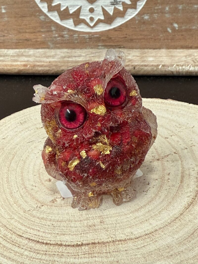 Búho de Orgonita Coral y Dorado (6 cm) (Ojos Aleatorios)