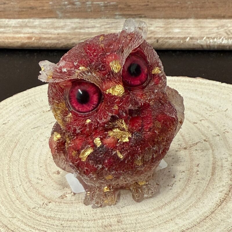 Búho de Orgonita Coral y Dorado (6 cm) (Ojos Aleatorios)