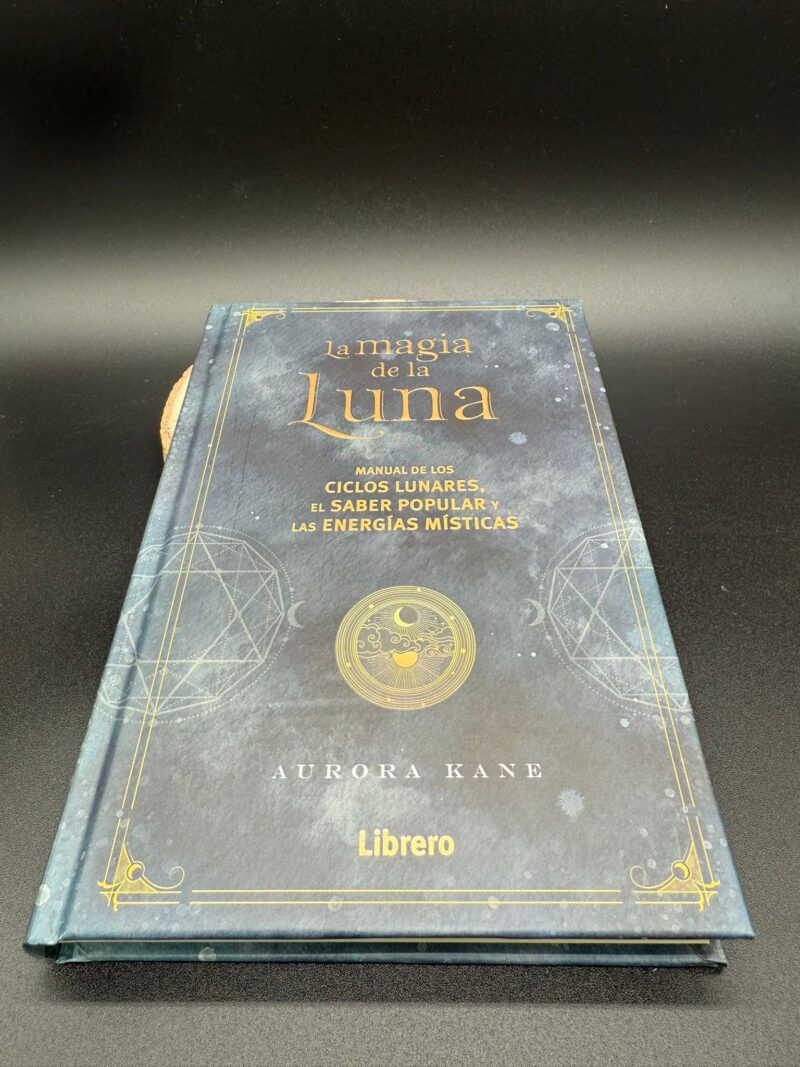 La Magia de la Luna -Aurora Kane-