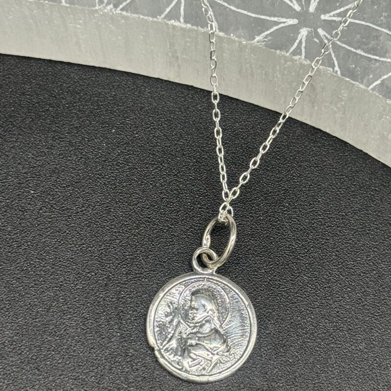 Colgante De Plata Con El Corazon De Jesús Y La Virgen del Carmen