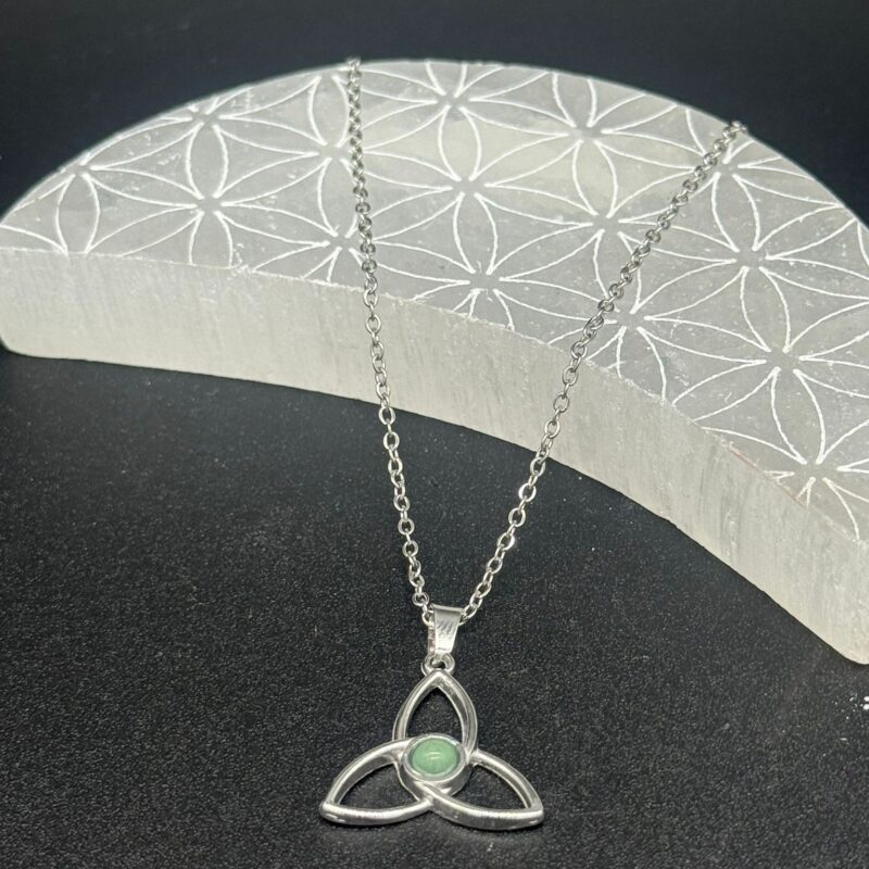 Colgante de Triqueta con Aventurina Verde