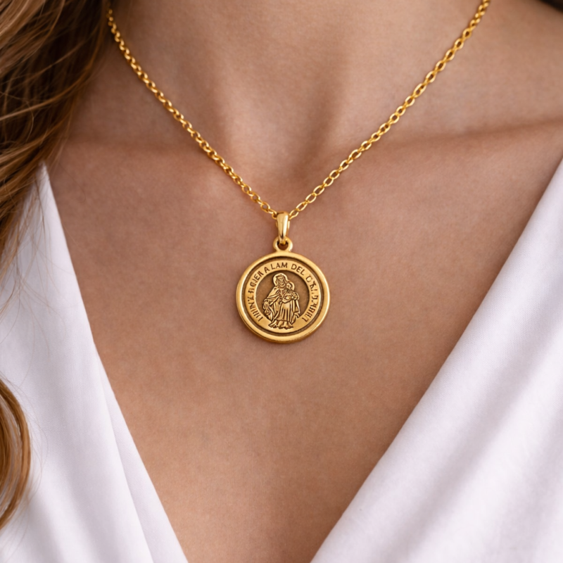 Colgante Dorado Giratorio de la Virgen del Carmen - Acero Inoxidable