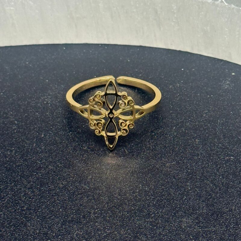 Anillo Nudo de Bruja en Acero Dorado (mod 1)