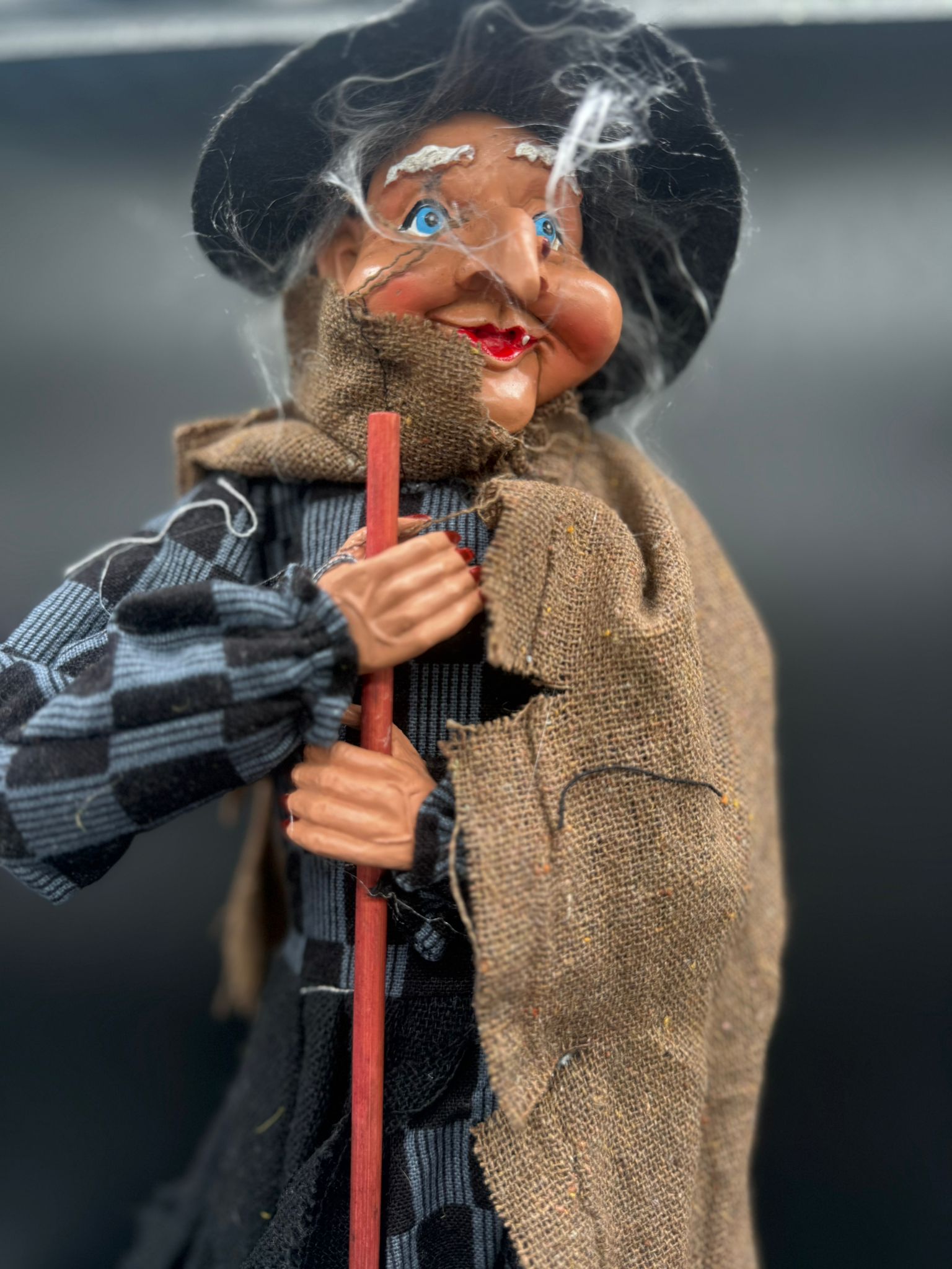 Brujita Grande - 42 cm