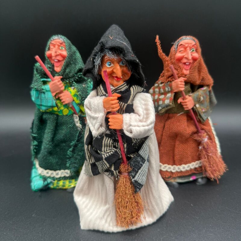 Brujita Mediana 17 cm (Modelo Aleatorio)