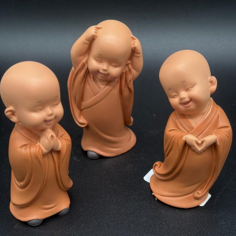 Trio de Mini Monjes Bebés (Mod 1)