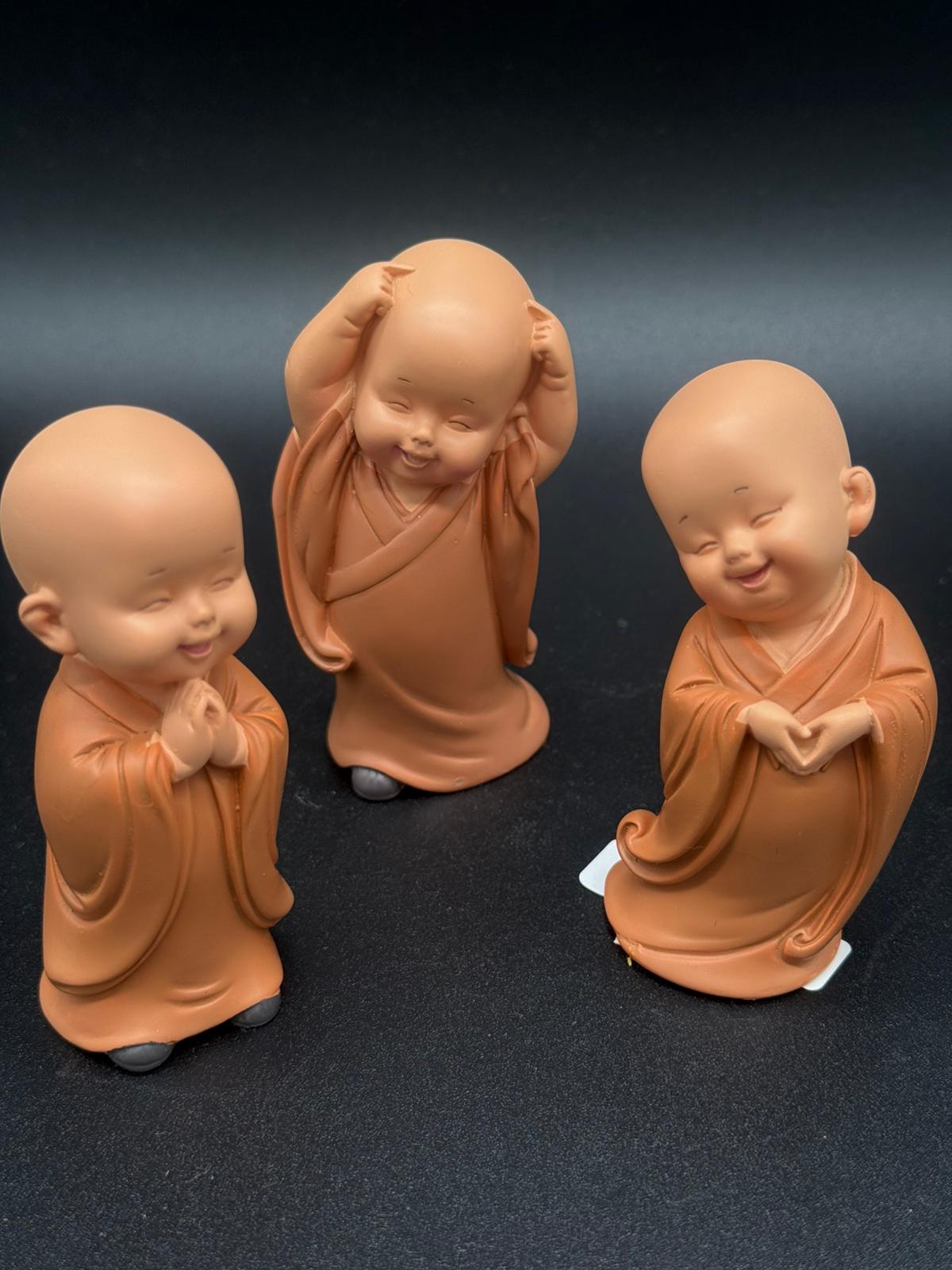 Trio de Mini Monjes Bebés (Mod 1)