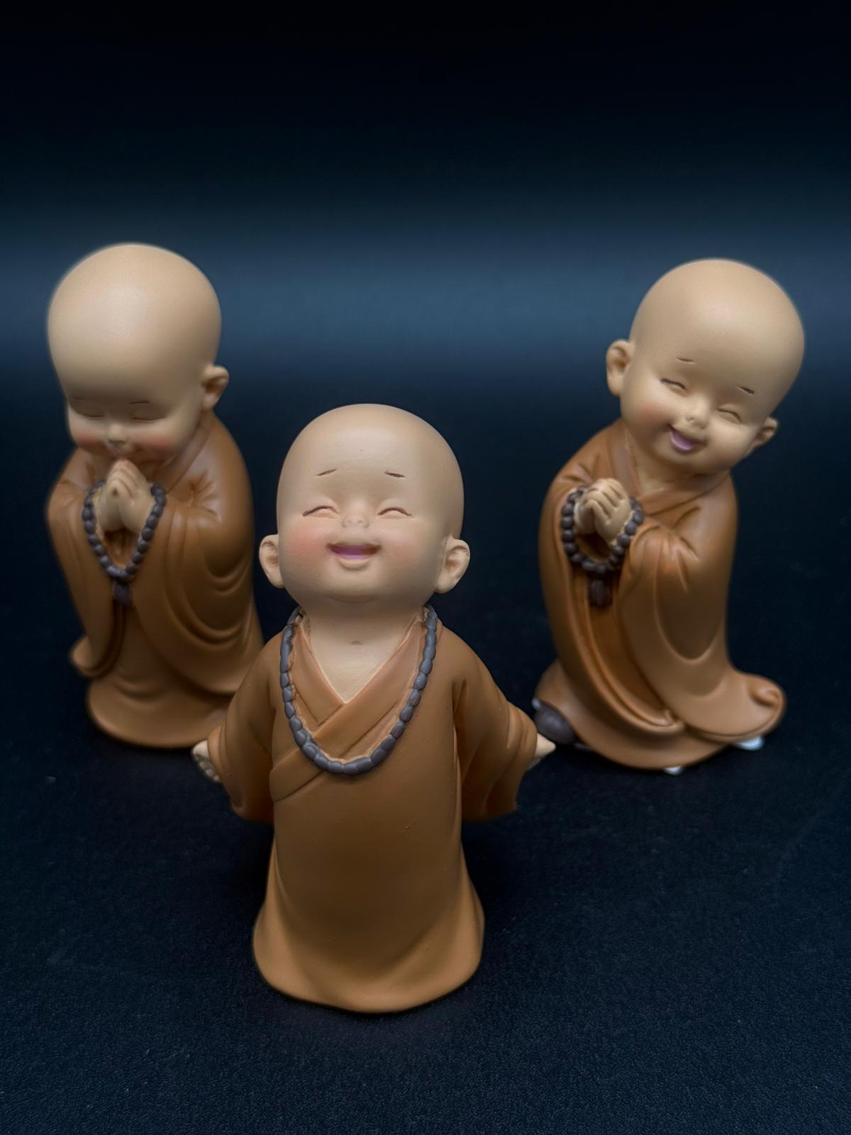 Trio de Mini Monjes Bebés (Mod 2)