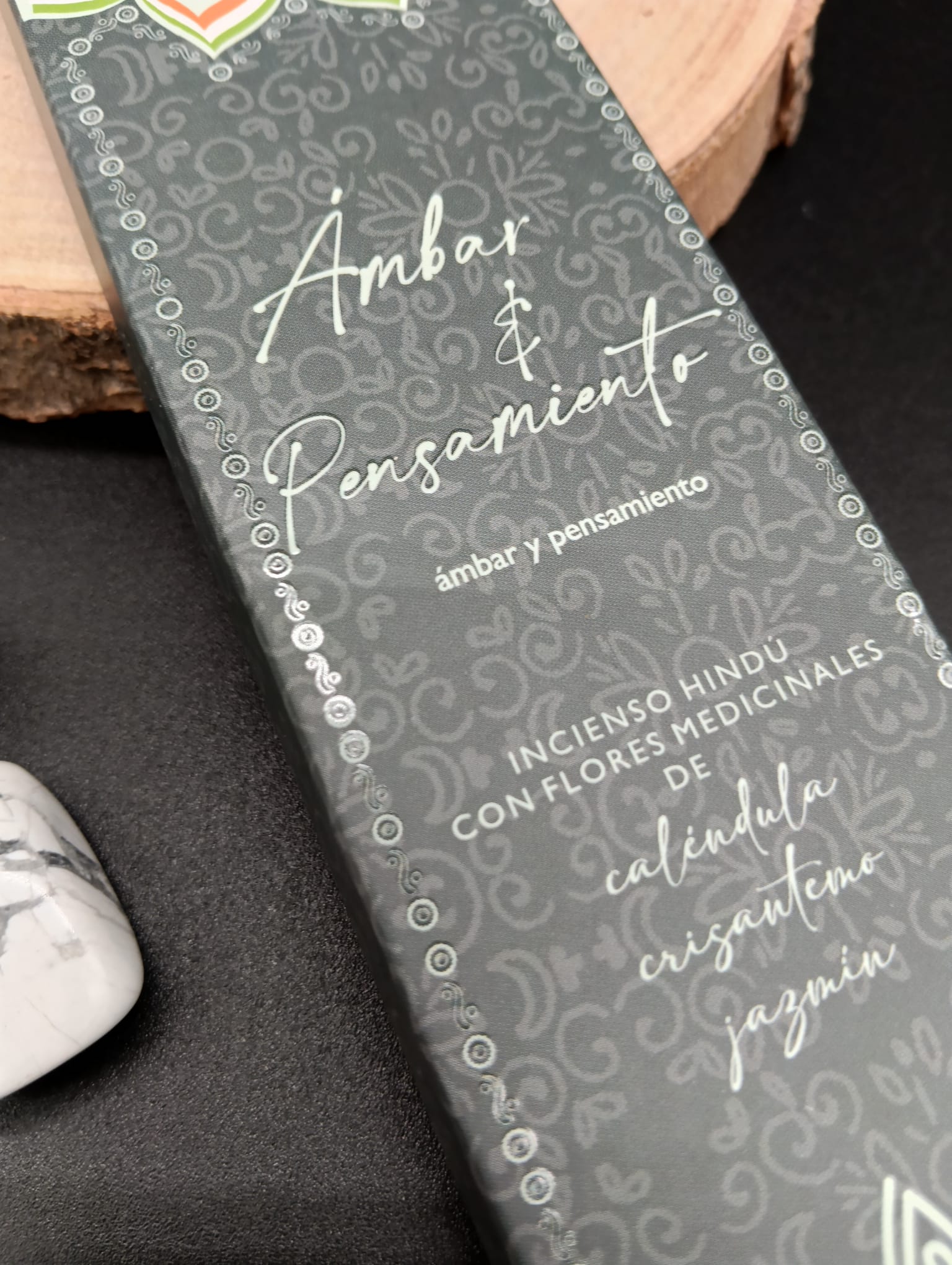 Incienso Hindú con Flores Medicinales "Ámbar & Pensamiento" - Imagen 2