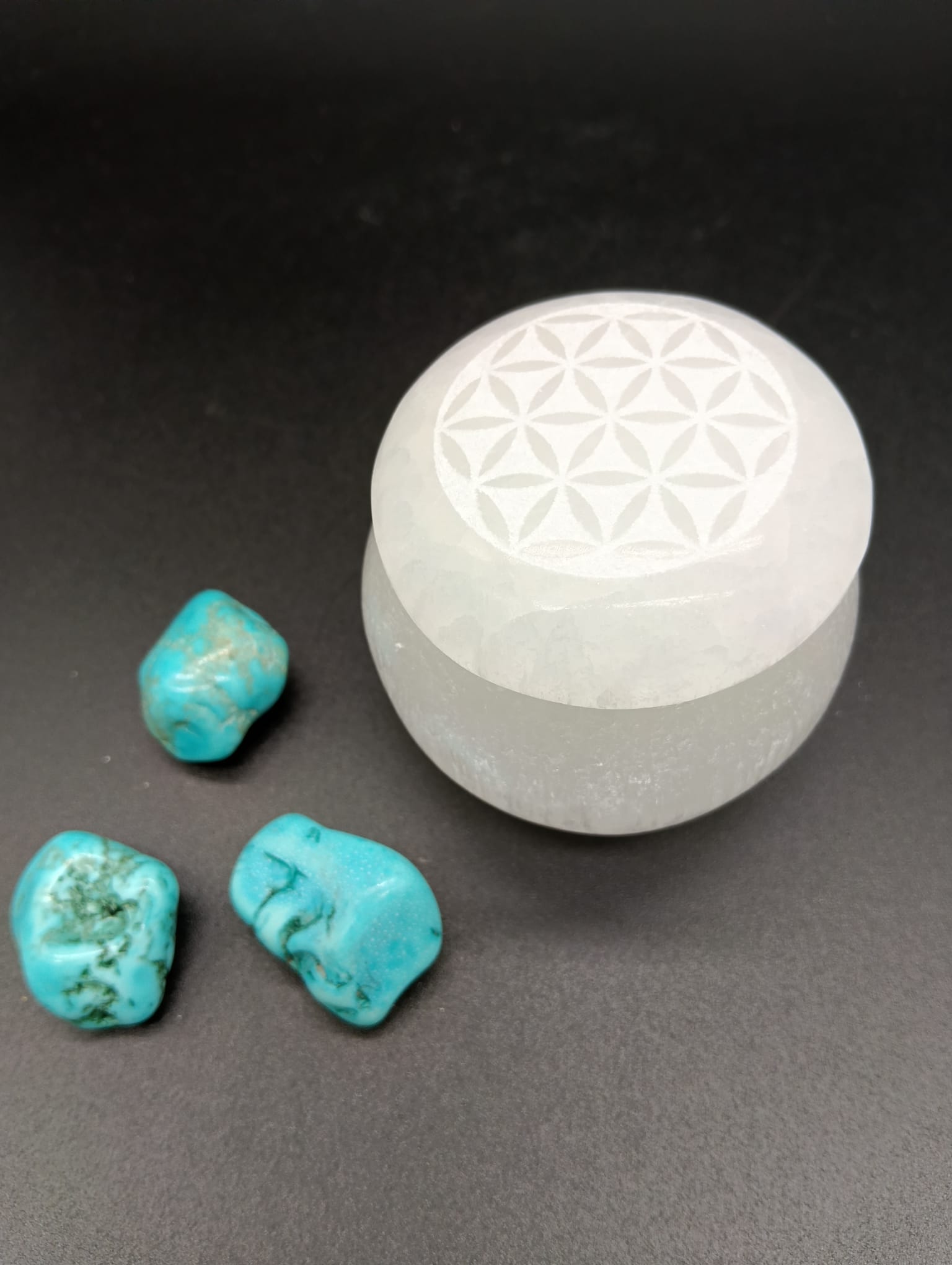 Joyero de Selenita Pequeño Redondo con Tapa (Flor de la Vida)