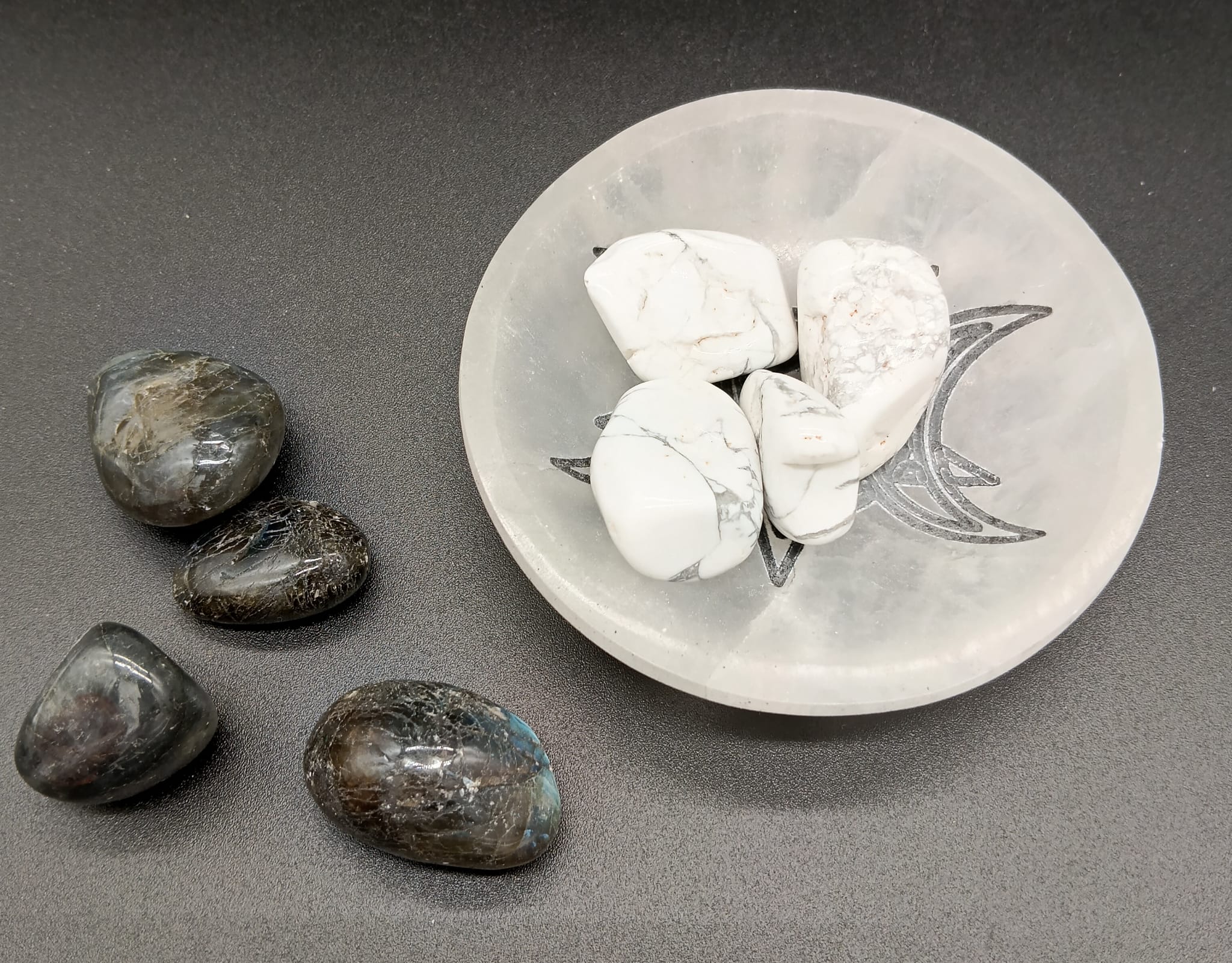 Cuenco Selenita Triple Luna Oscura (10cm) - Imagen 2