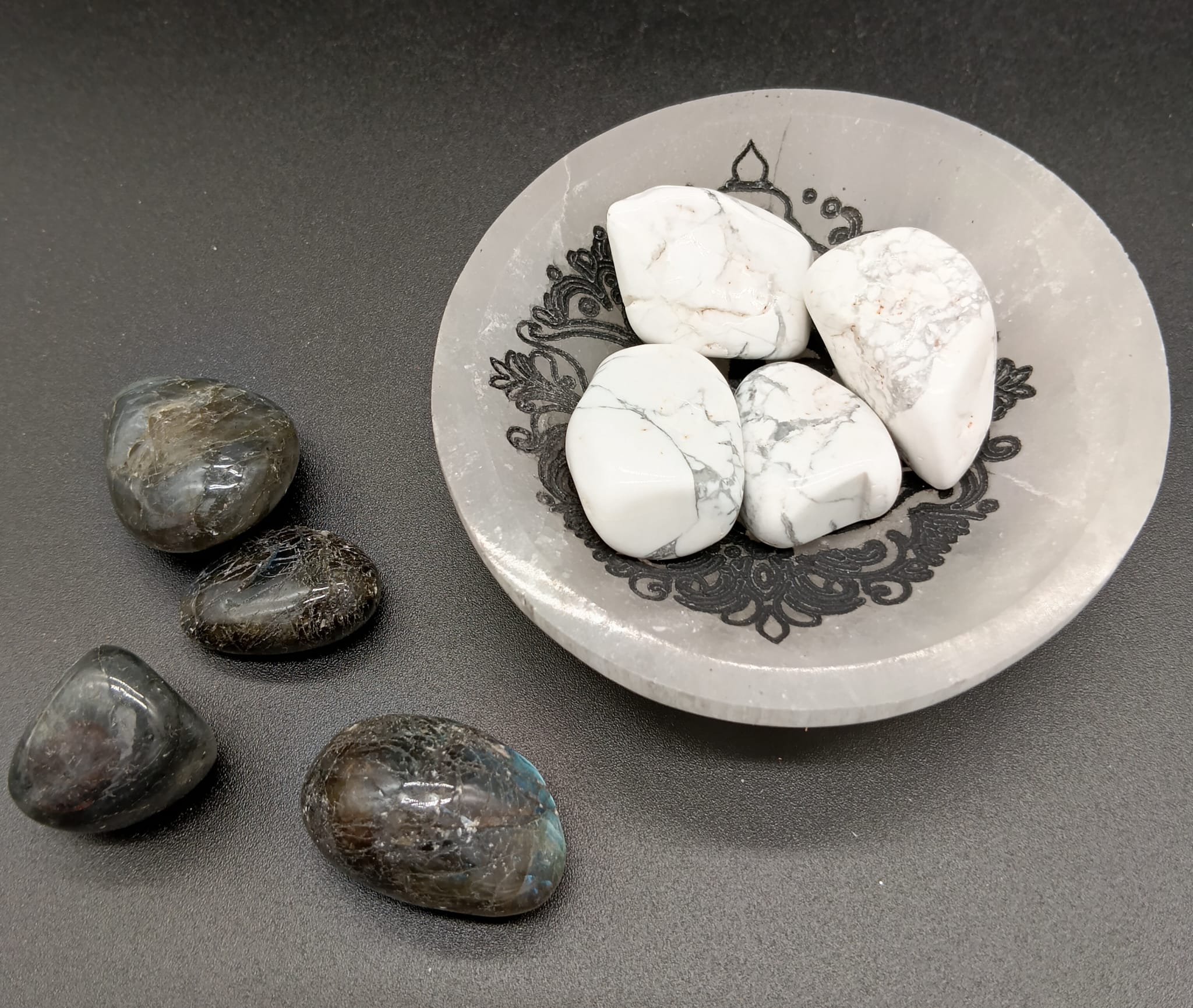 Cuenco Selenita Ganesha Oscura (10cm) - Imagen 2