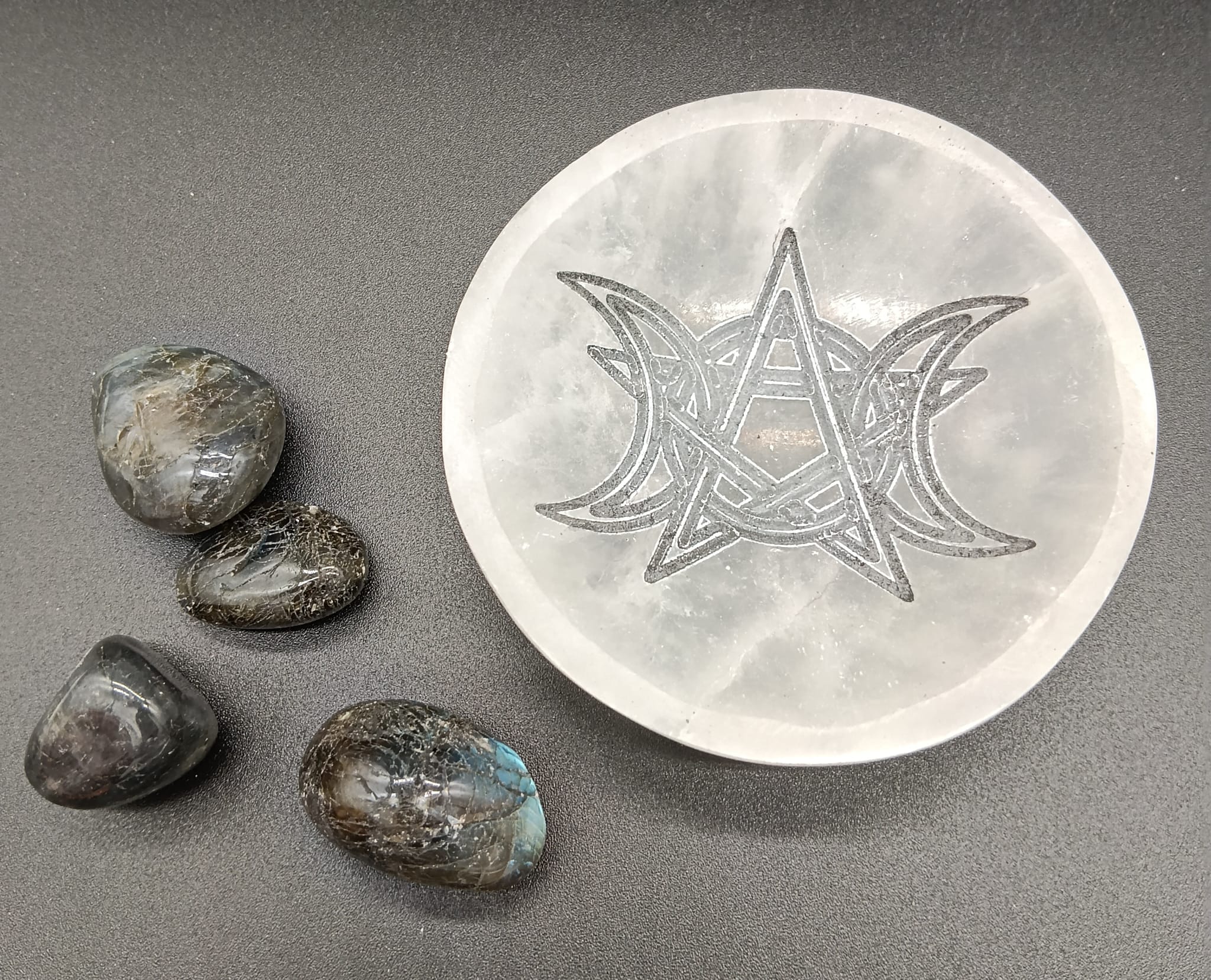 Cuenco Selenita Triple Luna Oscura (10cm)