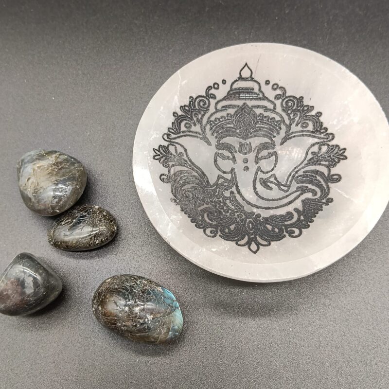 Cuenco Selenita Ganesha Oscura (10cm)