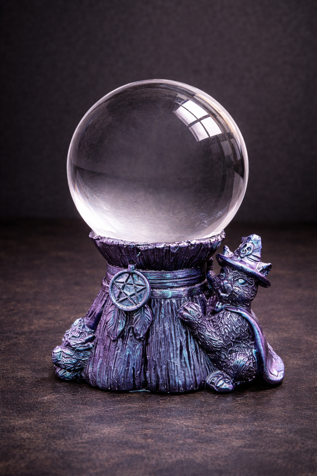 Gato y Escoba con Soporte para Bola de Cristal - Imagen 2