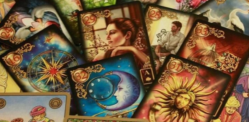 Oráculos y Tarot