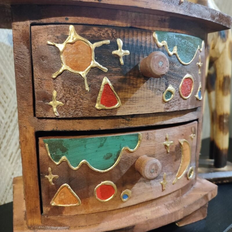 Cajonera de Madera con Motivo de Búho de la Suerte