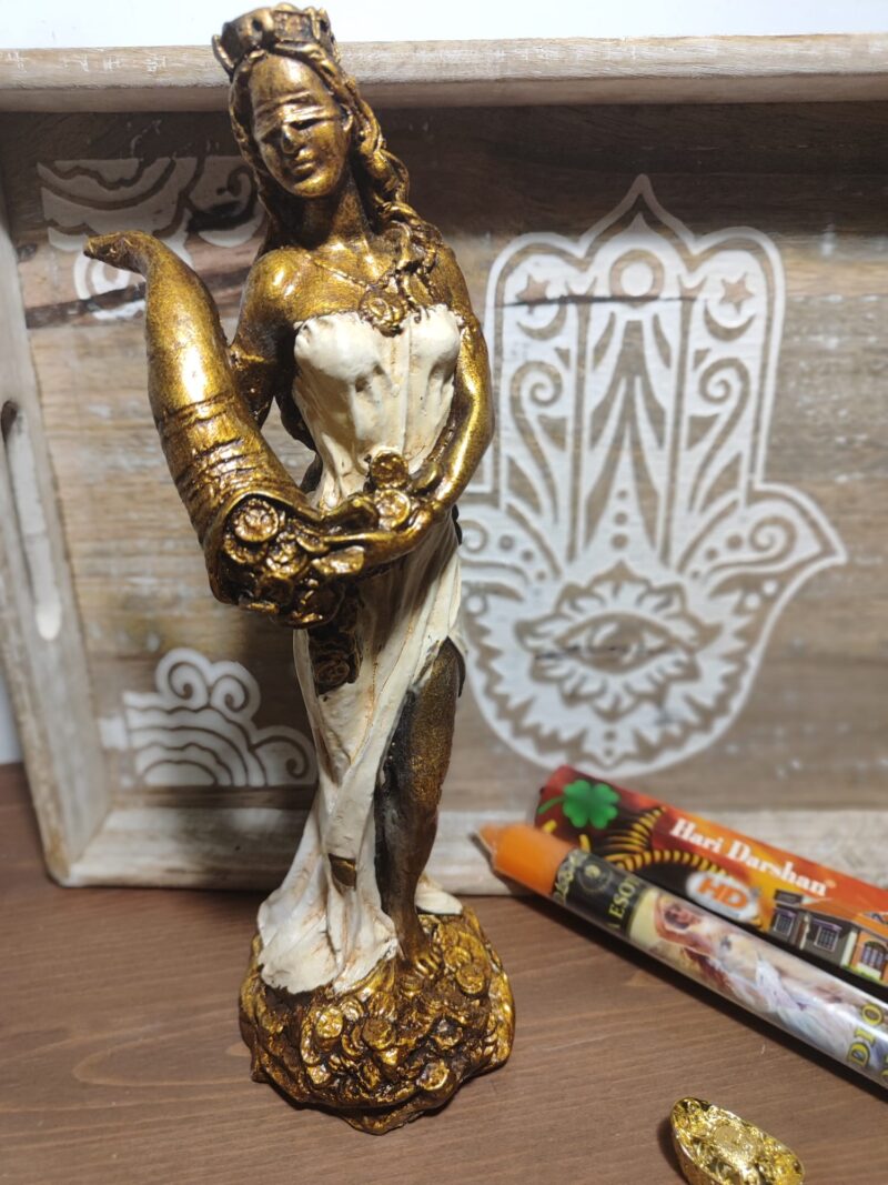 Diosa de la Fortuna Blanca (dorada)