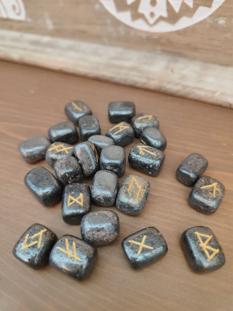 Juego de Runas en Piedra Natural Hematite