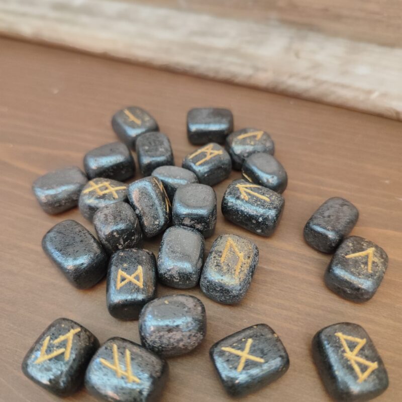 Juego de Runas en Piedra Natural Hematite