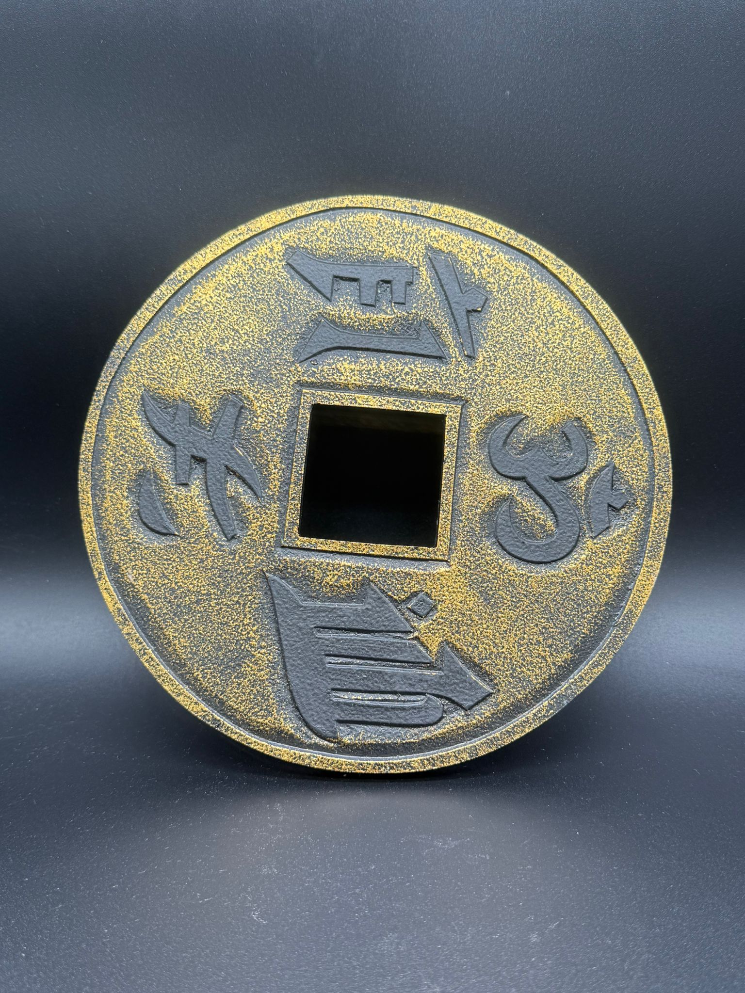 Colgador Moneda de Feng Shui Dorado