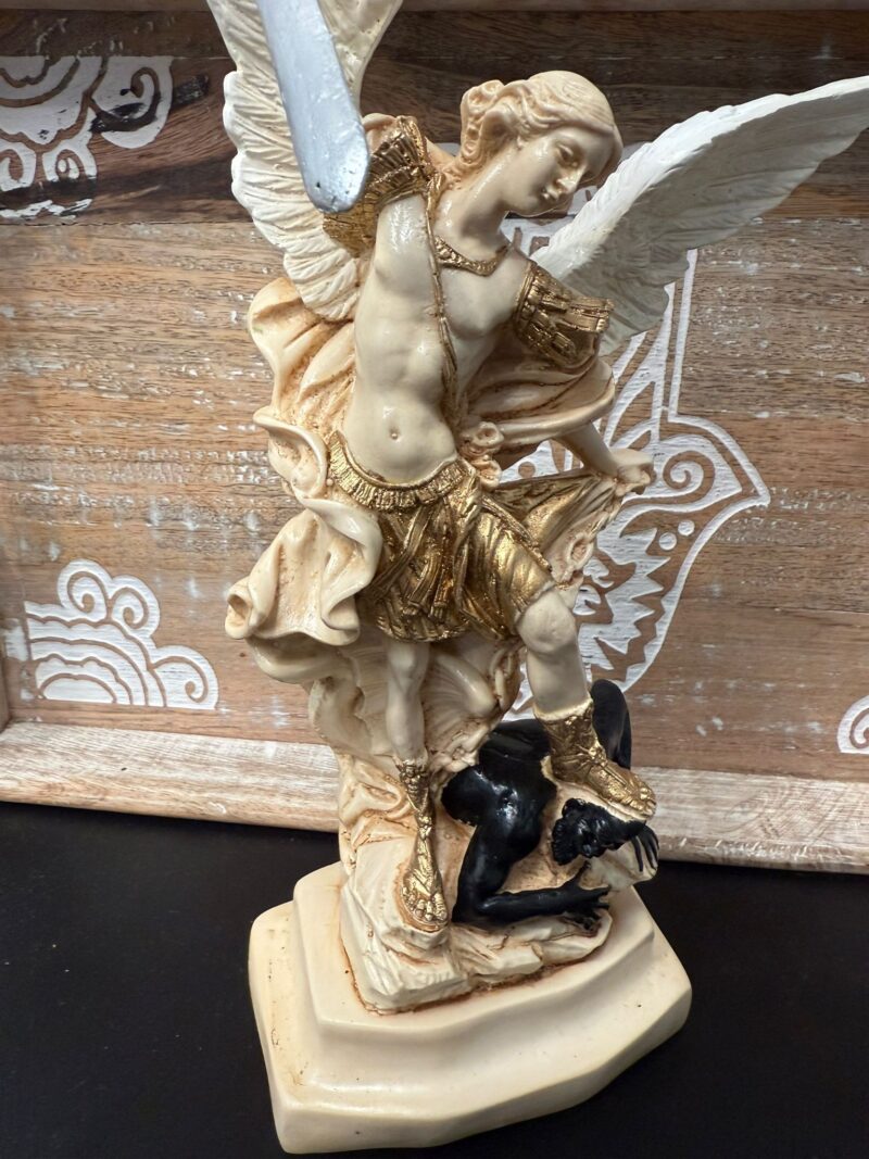 Arcángel San Miguel Blanco - Imagen 2