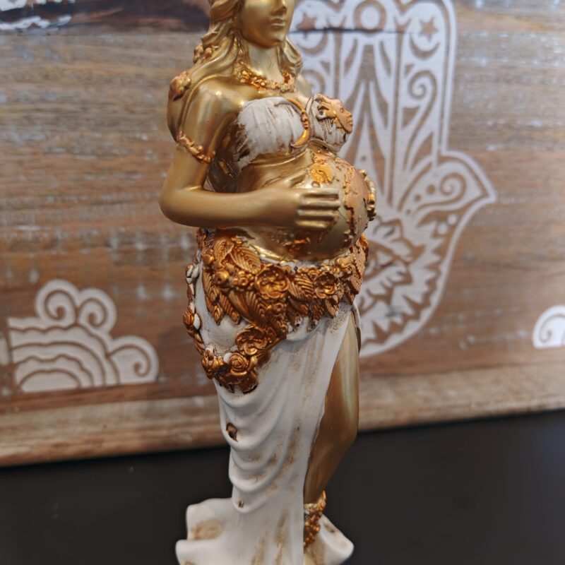 Madre Tierra de Pie en Blanco (21 cm)