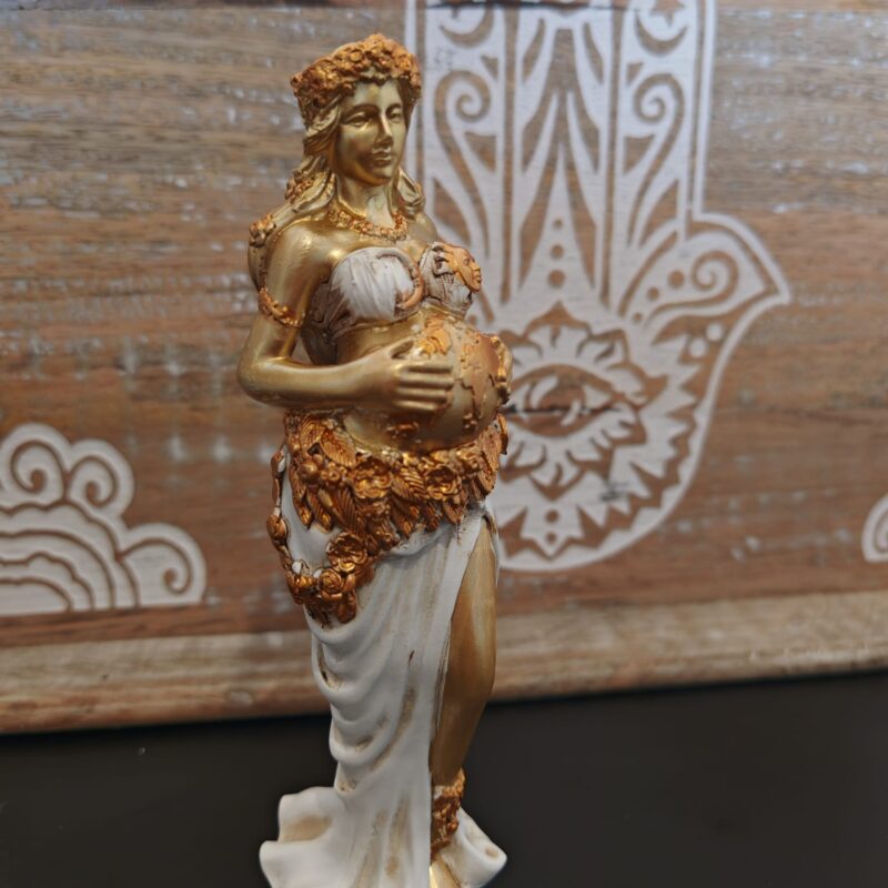 Madre Tierra de Pie en Blanco (18 cm)