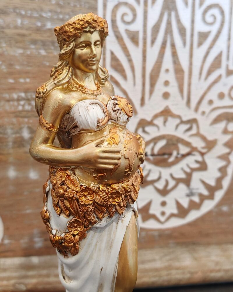 Madre Tierra de Pie en Blanco (18 cm) - Imagen 2
