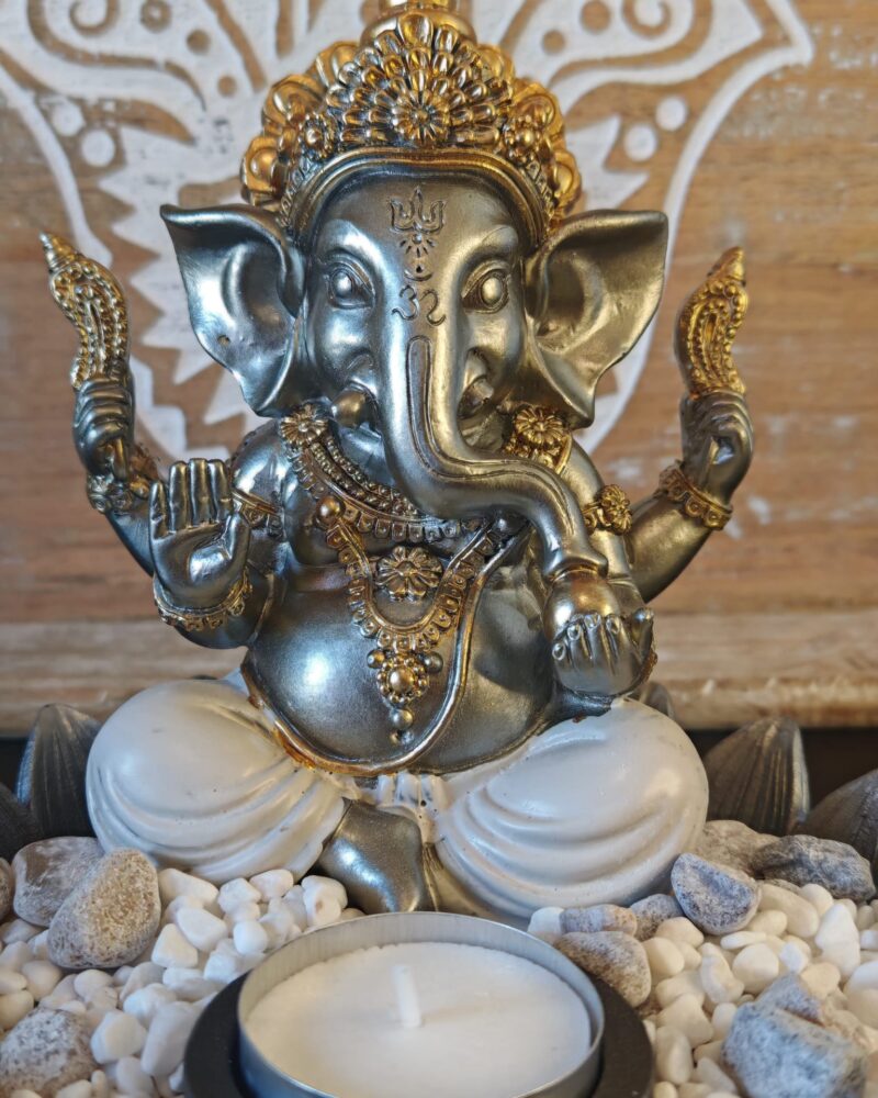 Porta Velas Ganesha Plateado con Piedras - Imagen 2