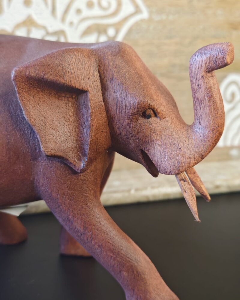 Elefante de Madera de la Suerte