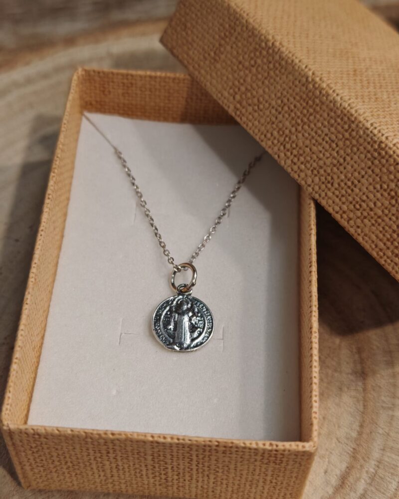 Colgante Plata Medalla San Benito Pequeña