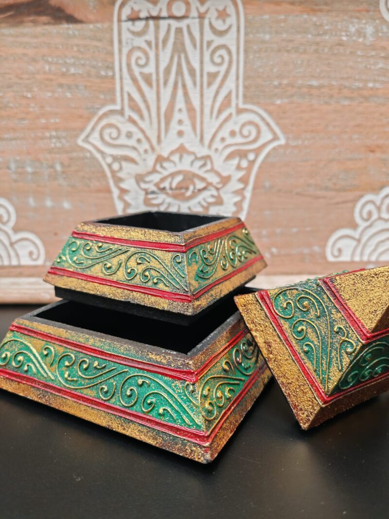 Joyero Pirámide 15cm Verde/Rojo/Dorado - Imagen 2