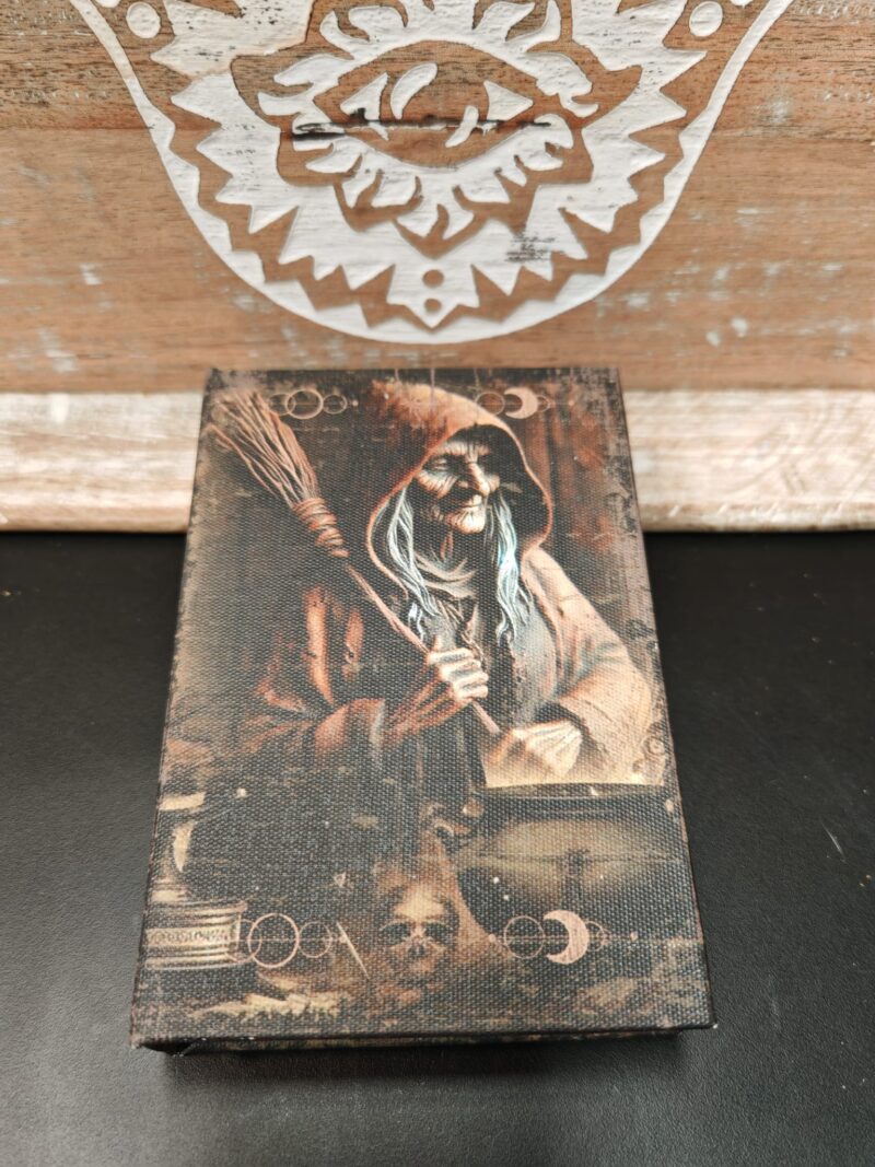 Caja Libro Pequeña Bruja