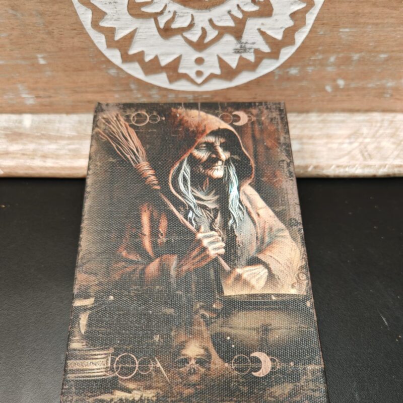 Caja Libro Pequeña Bruja