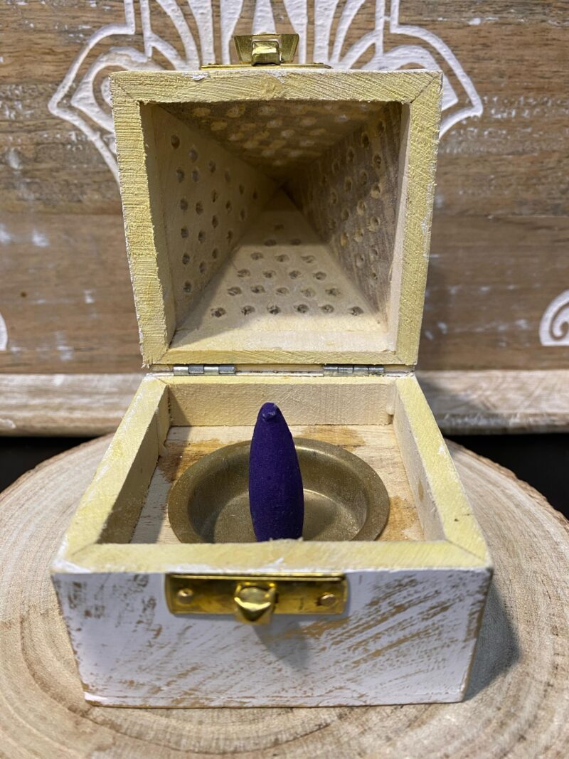 Porta Incienso Conos Pirámide Blanco y Dorado - Imagen 2