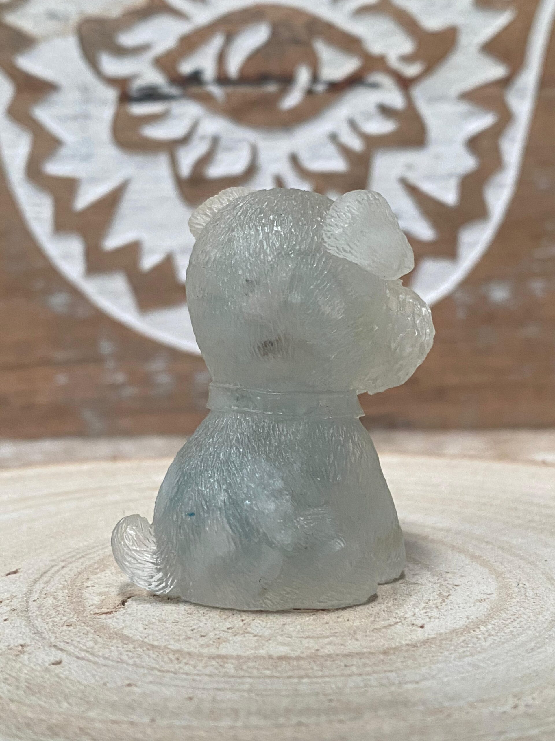 Perrito de Orgonita Fluorita Blanca (4 cm) - Imagen 2