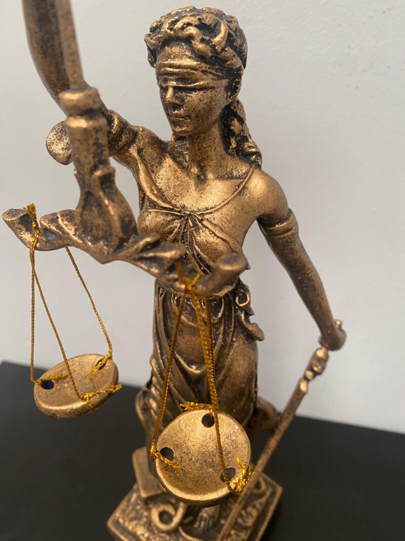 Diosa de la Justicia 32 cm Dorada - Imagen 2
