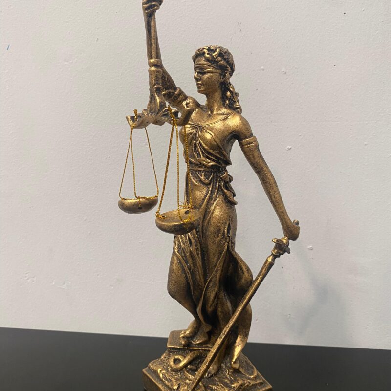 Diosa de la Justicia 32 cm Dorada