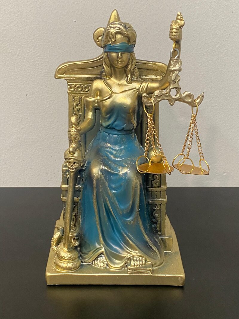 Diosa de la Justicia Sentada 19 cm Azul