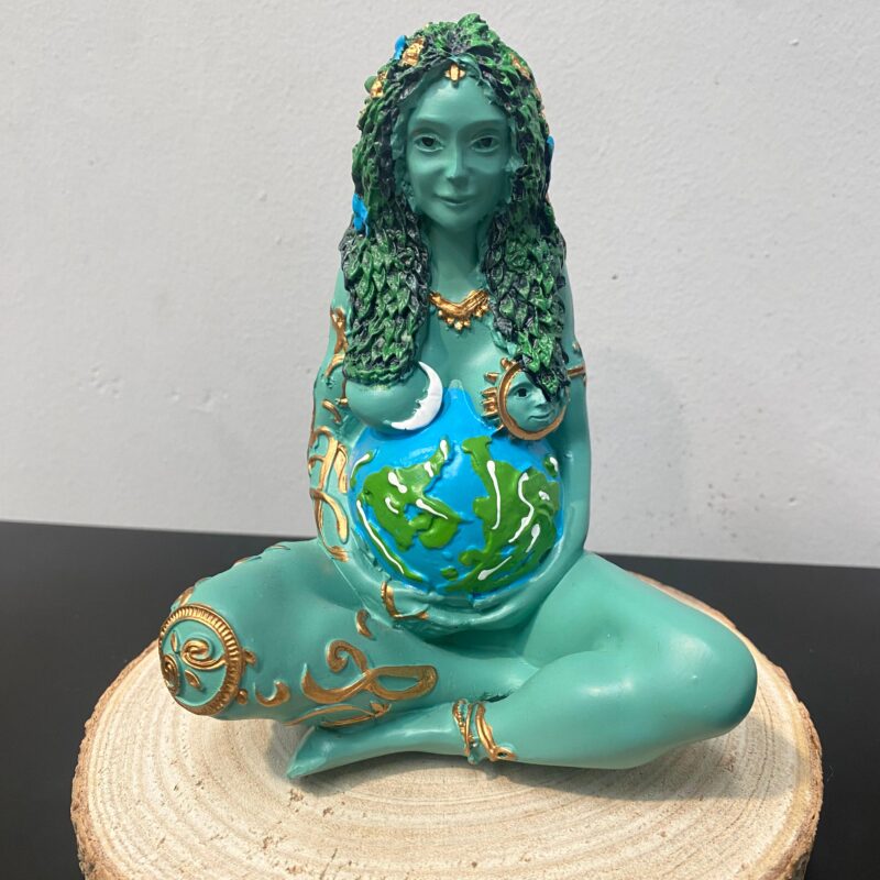 Madre Tierra Verde Sentada