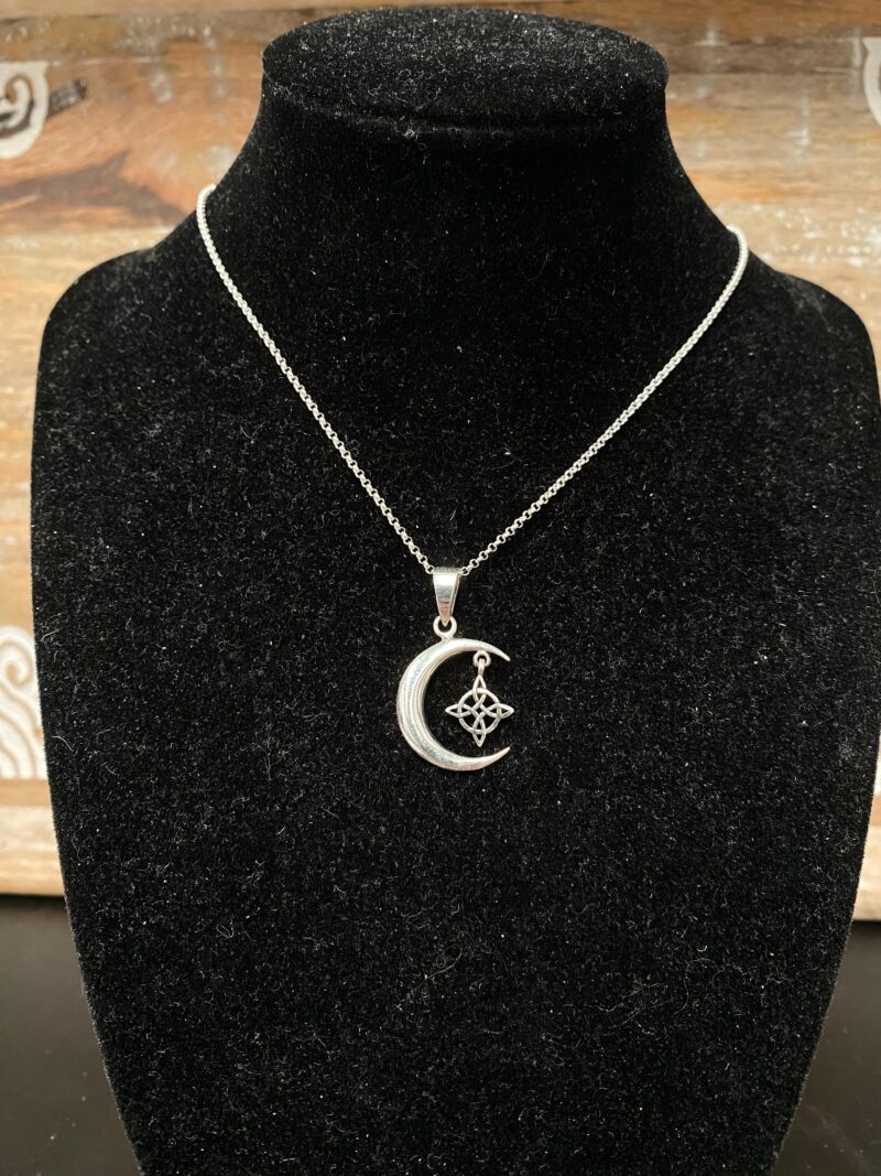 Colgante Luna y Nudo de Bruja - Plata de Ley