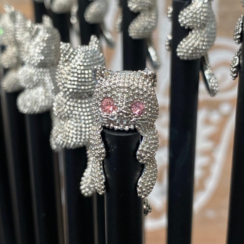 Lápiz Gato Swarovski (Ojos Rosas)