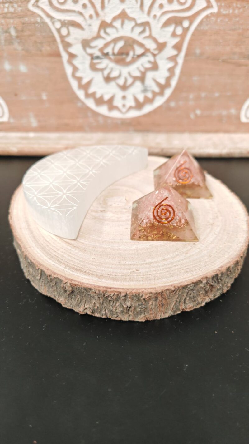 Piramide de Orgonita Cuarzo Rosa (3,5-4 cm) - Imagen 2