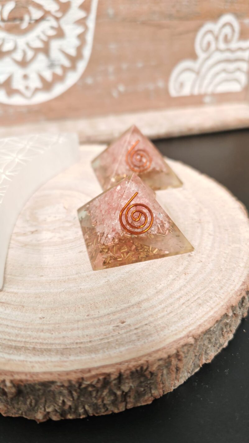 Piramide de Orgonita Cuarzo Rosa (3,5-4 cm)