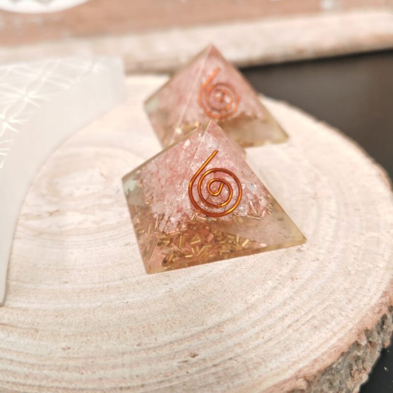 Piramide de Orgonita Cuarzo Rosa (3,5-4 cm)