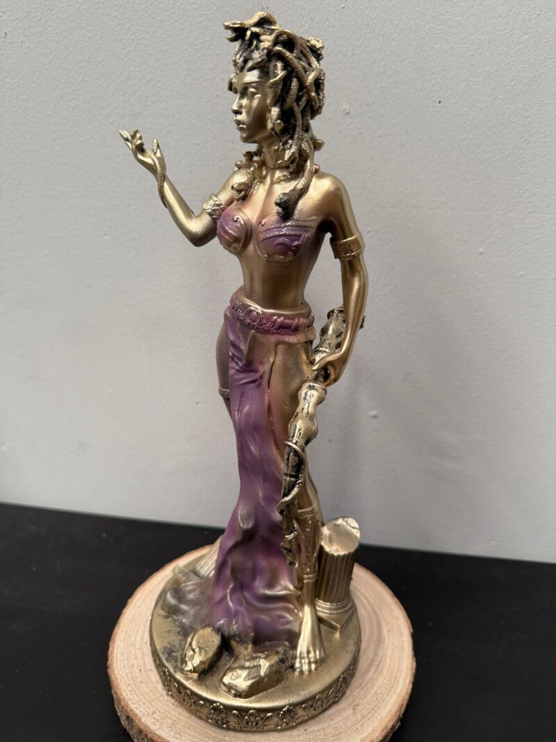 Figura Medusa Morada 28cm - Imagen 3