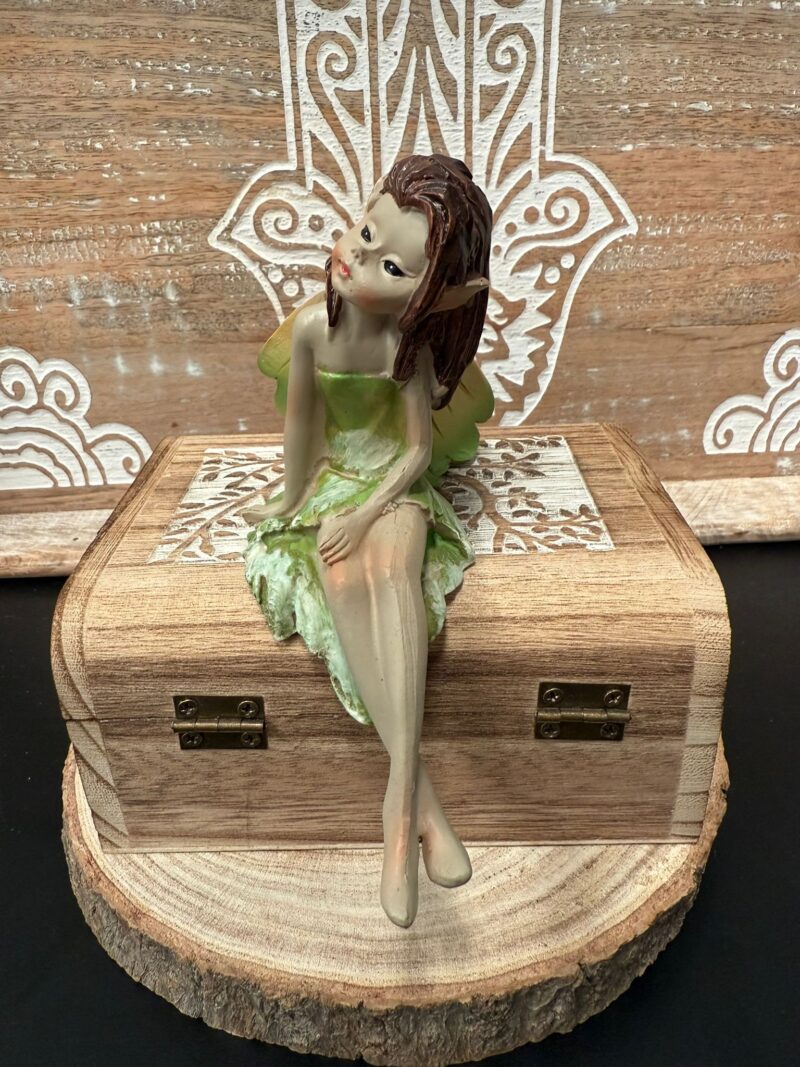 Hada Sentada Verde - Imagen 3